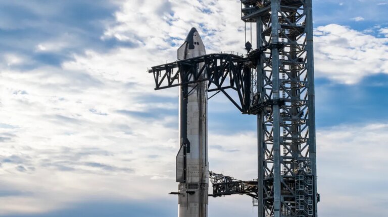 تقرير: جوجل وSpaceX تجريان محادثات لوضع مراكز البيانات في المدار