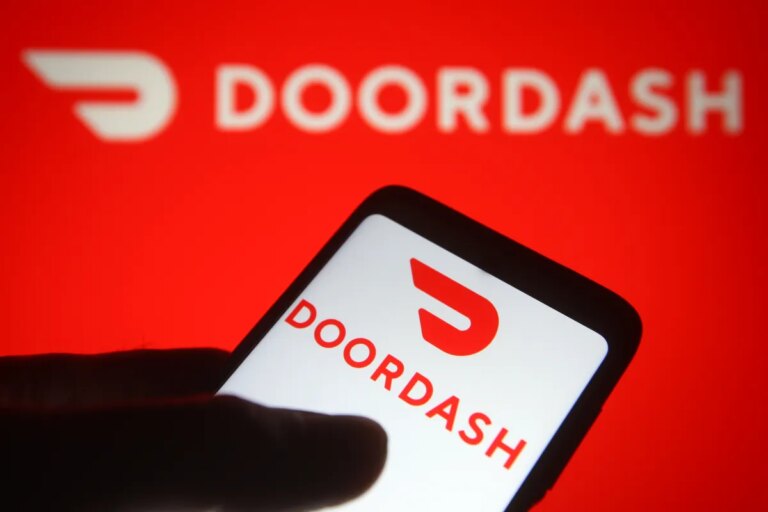 يتيح لك برنامج الدردشة الآلي الجديد من DoorDash الطلب باستخدام المطالبات والصور