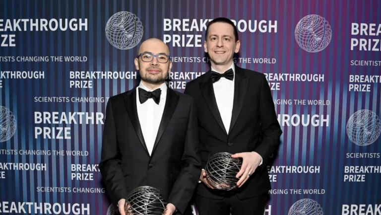 الحائز على جائزة نوبل جون جامبر يغادر شركة DeepMind وينتقل إلى منافسته Anthropic