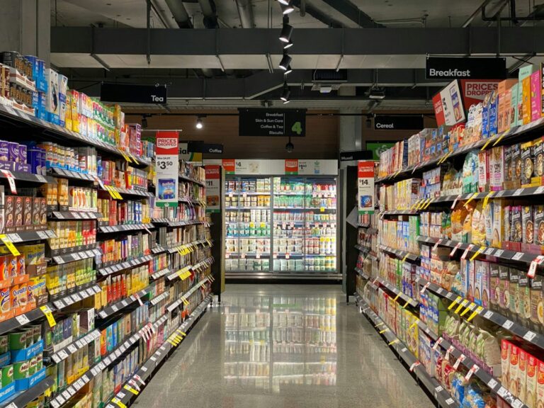 تضيف Weis Markets عربات التسوق التي تعمل بتقنية Instacart AI إلى المتاجر