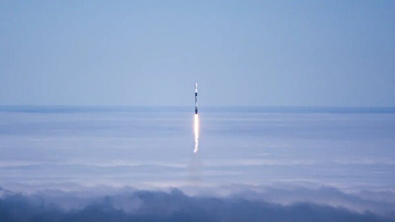 تقوم SpaceX رسميًا بتسعير الأسهم بسعر 135 دولارًا في أكبر طرح عام أولي على الإطلاق
